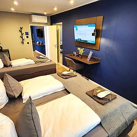 Neueroeffnung Liro *